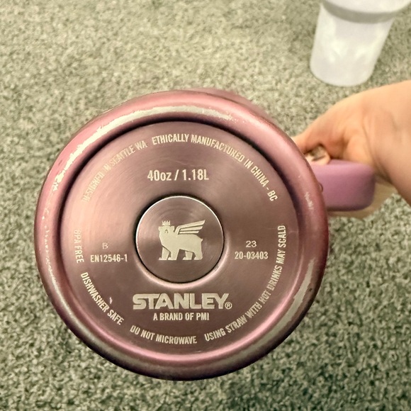 2 Stanley Insulated Mugs - chrome purple and Light tie dye purple and white - Picture 3 of 9